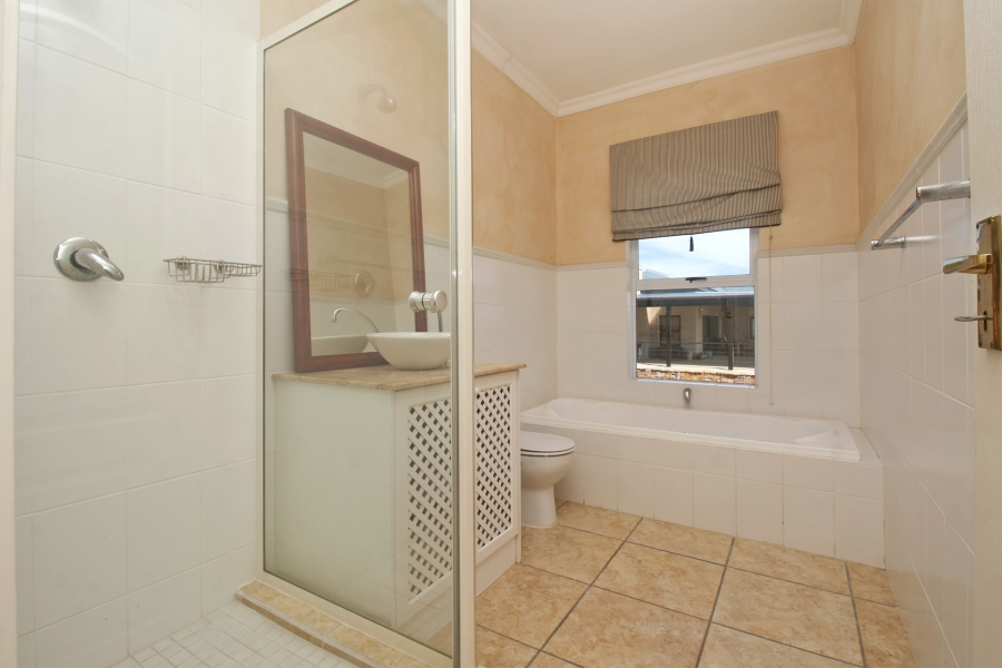 To Let 4 Bedroom Property for Rent in Belvedere Western Cape